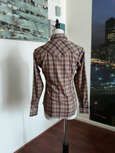 Load image into Gallery viewer, Vintage Wrangler Plaid Shirt (T93)
