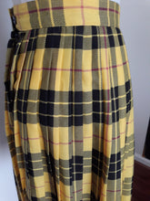 Load image into Gallery viewer, Deadstock Vintage Pleated Plaid Skirt (H89)
