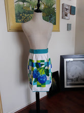 Load image into Gallery viewer, Vintage Blueberry Print Apron (HW 272)
