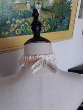 Load image into Gallery viewer, Vintage Garter (A122)
