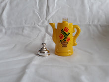 Load image into Gallery viewer, Vintage Avon Teapot Bottle (HW 262)
