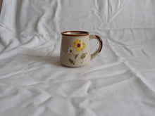 Load image into Gallery viewer, Vintage Handpainted Mug (HW 255)

