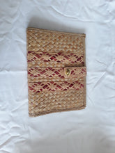 Load image into Gallery viewer, Weaved Straw Bifold Organizer (HW 294)
