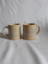 Load image into Gallery viewer, Vintage Set of Mugs (HW 308)
