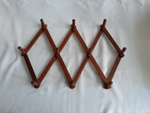 Load image into Gallery viewer, Vintage Expandable Peg Rack (HW 343)
