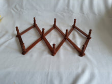 Load image into Gallery viewer, Vintage Expandable Peg Rack (HW 343)
