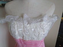 Load image into Gallery viewer, Vintage Pink Lace Bodice Gown (V5)
