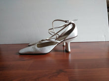 Load image into Gallery viewer, Vintage Square Toe Heels (Z14)
