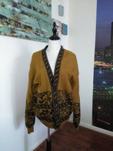 Load image into Gallery viewer, Vintage Men&#39;s Cardigan Sweater (M21)
