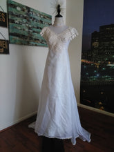 Load image into Gallery viewer, Vintage 50s/60s Wedding Gown With Veil (#340)
