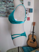 Load image into Gallery viewer, Velvet Triangle Bikini (S100)

